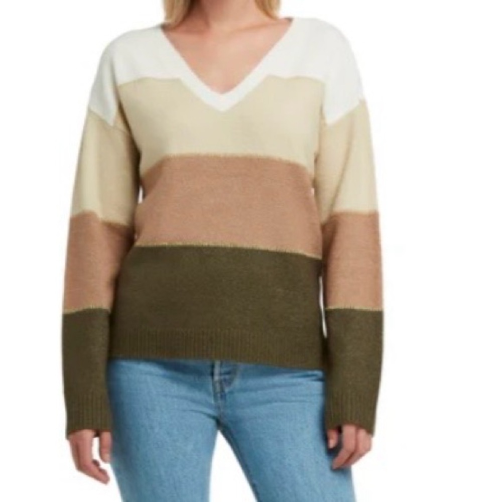 H Halston women’s size small pullover V-neck, long sleeve sweater